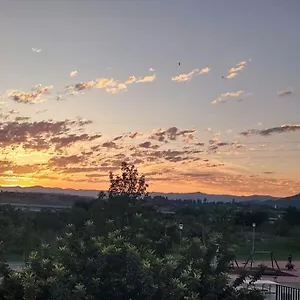 https://apartamento-situado-a-3minutos-del-pta-campanillas.1costadelsol.com
